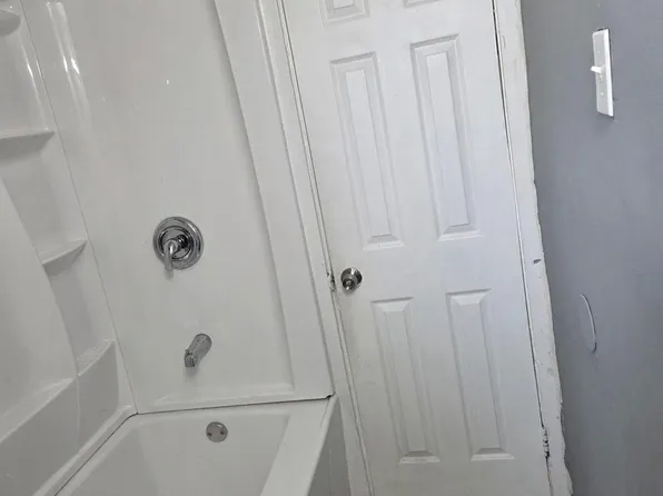 3570 E 113th St Back 2, Cleveland, OH 44105