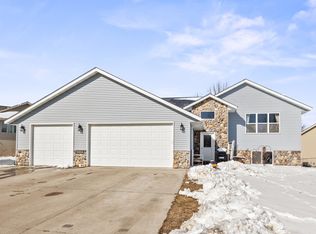 1204 Prairie Ridge Ln, Lester Prairie, MN 55354