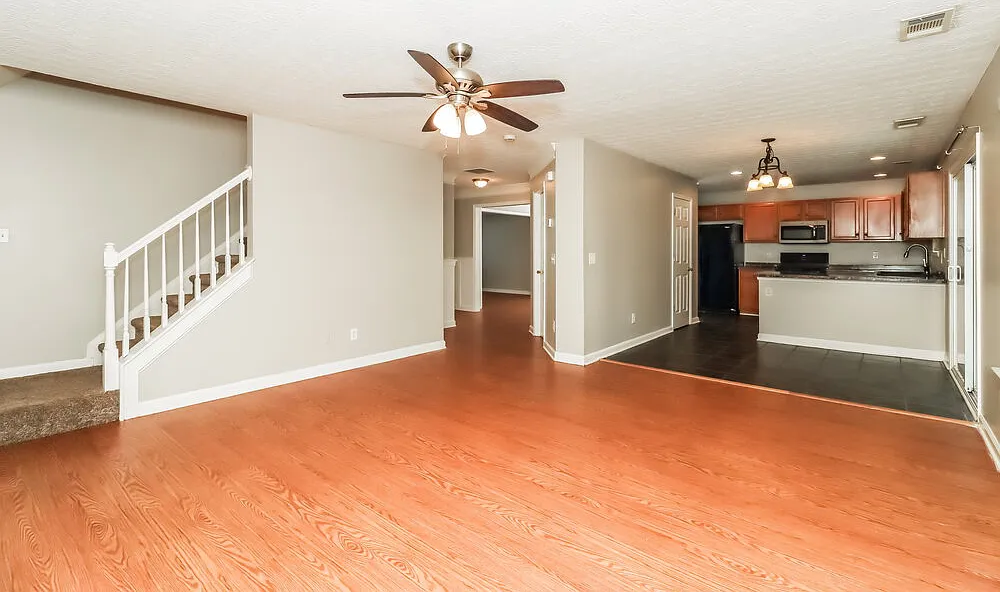 4 bed, 2.5 bath, 2288 sqft, $2,225 — Photo 4