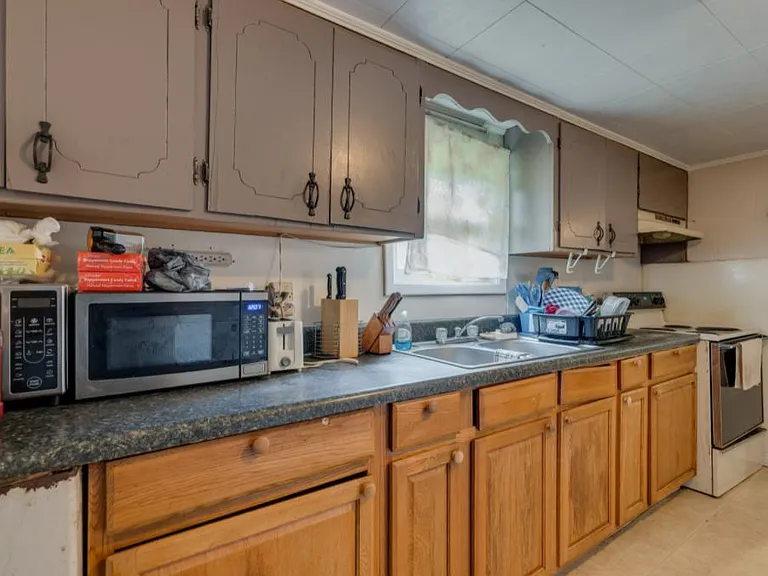 417 Baldwin Cir — Photo 11