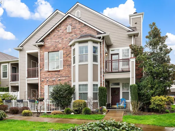 1231 NE Horizon Loop Unit 210, Hillsboro, OR 97124