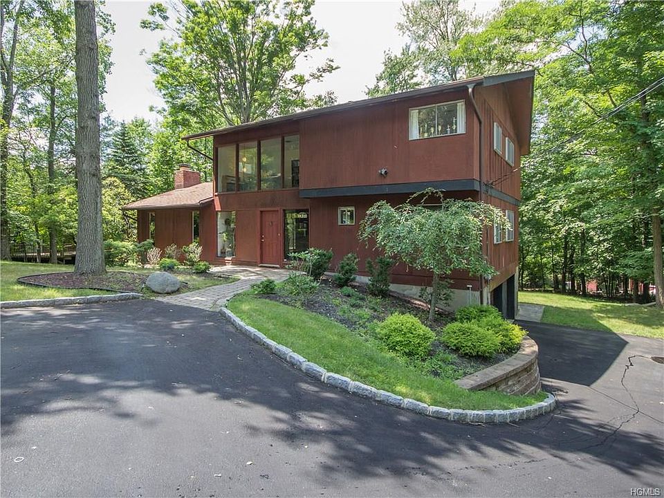 1st image of 823 Sherry Dr