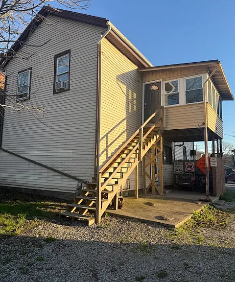 107 W Main St #B — Photo 2
