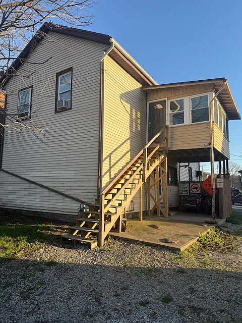 Building Photo - 107 W Main St #B