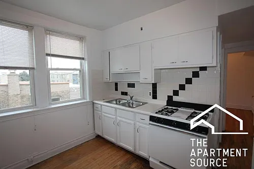 2853 W Berteau Ave #2 Photo 1 2853 W Berteau Ave #2 Photo 1