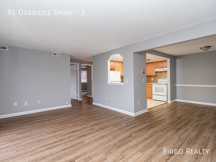 1st image of 85 Oakridge Dr APT 2