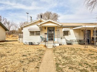 102 Village Dr, Watonga, OK 73772