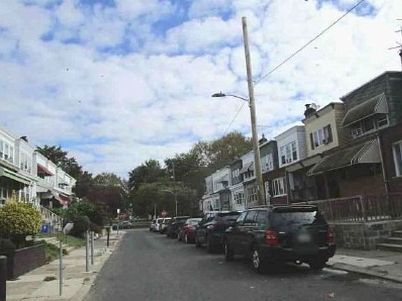 Exterior Neighborhood (street photo)