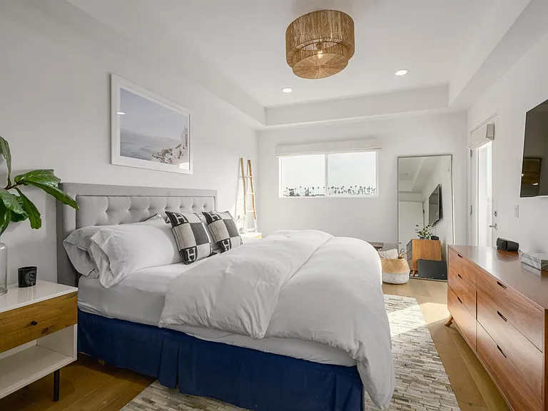 1238 Gordon St — Photo 12