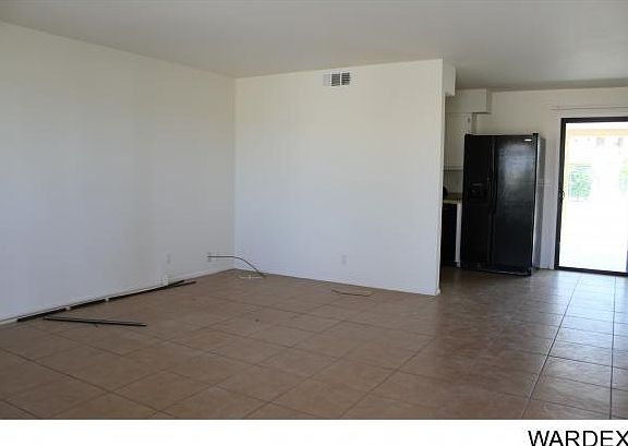 4th image of 3570 Bluegrass Dr