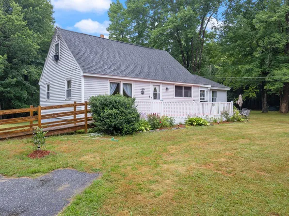 32 Grant Road, Freeport, ME 04032