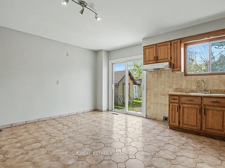 273 Elliott St — Photo 14