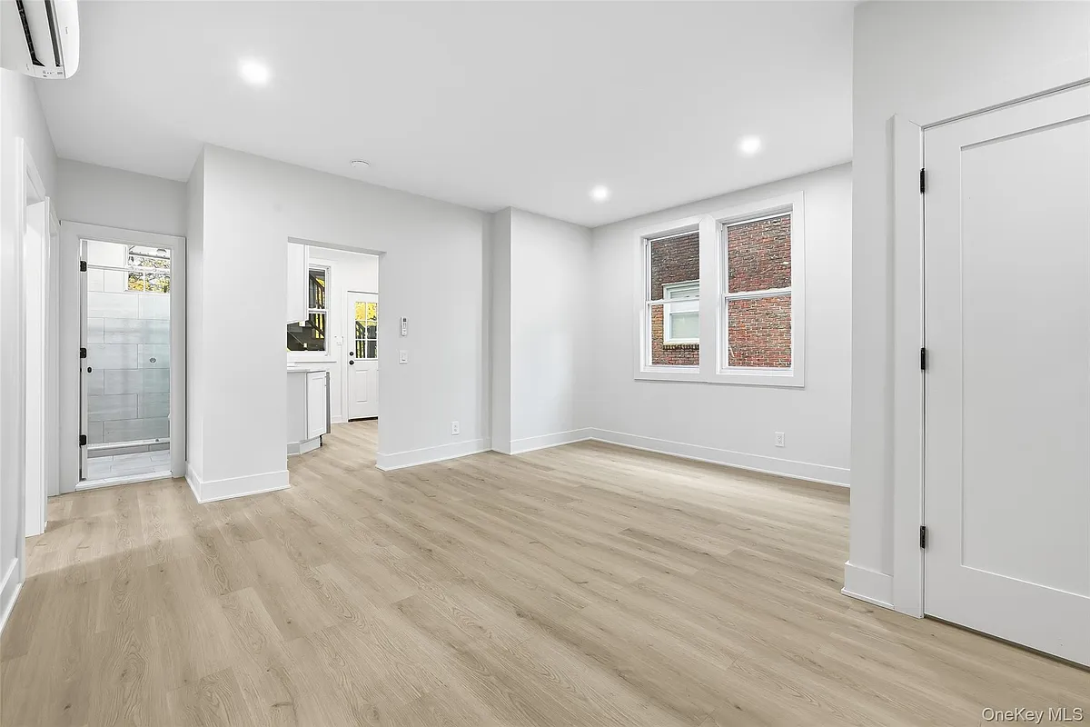 Building Photo - 36 Dunwoodie St #1