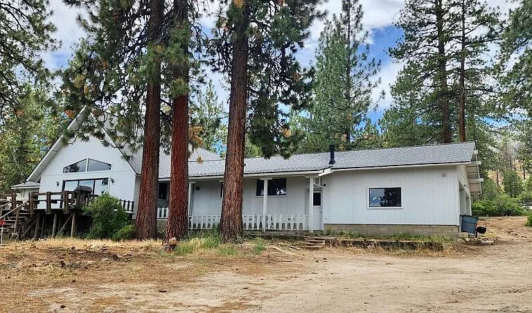 Exterior (with previous deck)