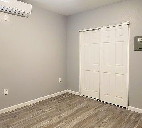 3rd image of 9723 Mallison Ave