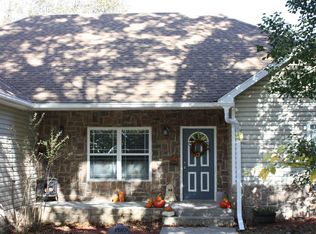 2 Holcombe Ln, Bella Vista, AR 72714