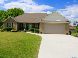 36 Kennedy Ln, Grant, AL 35747