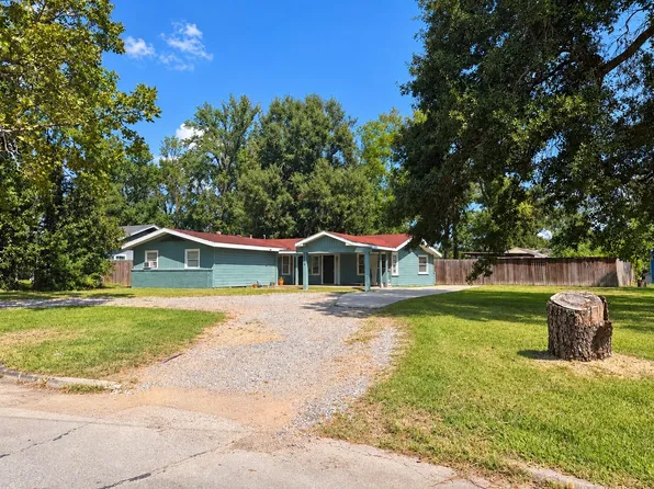 5210 Bristol Dr, Beaumont, TX 77707