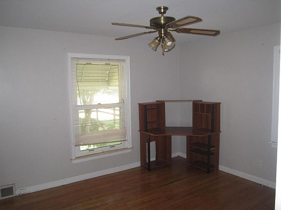 3rd image of 2714 Thomas St
