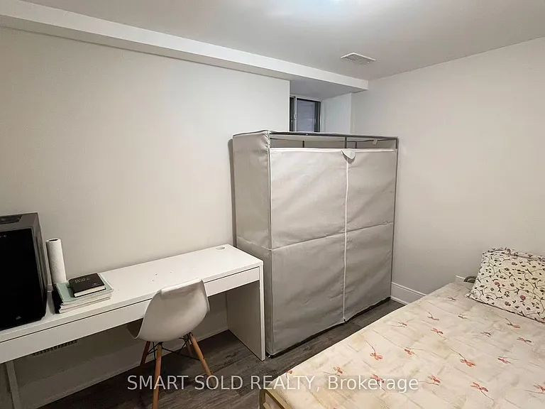 1040 Ossington Ave #BASEMENT — Photo 10