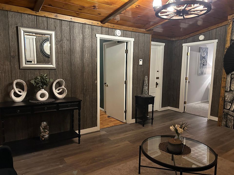 1st image of 413 Main St #201