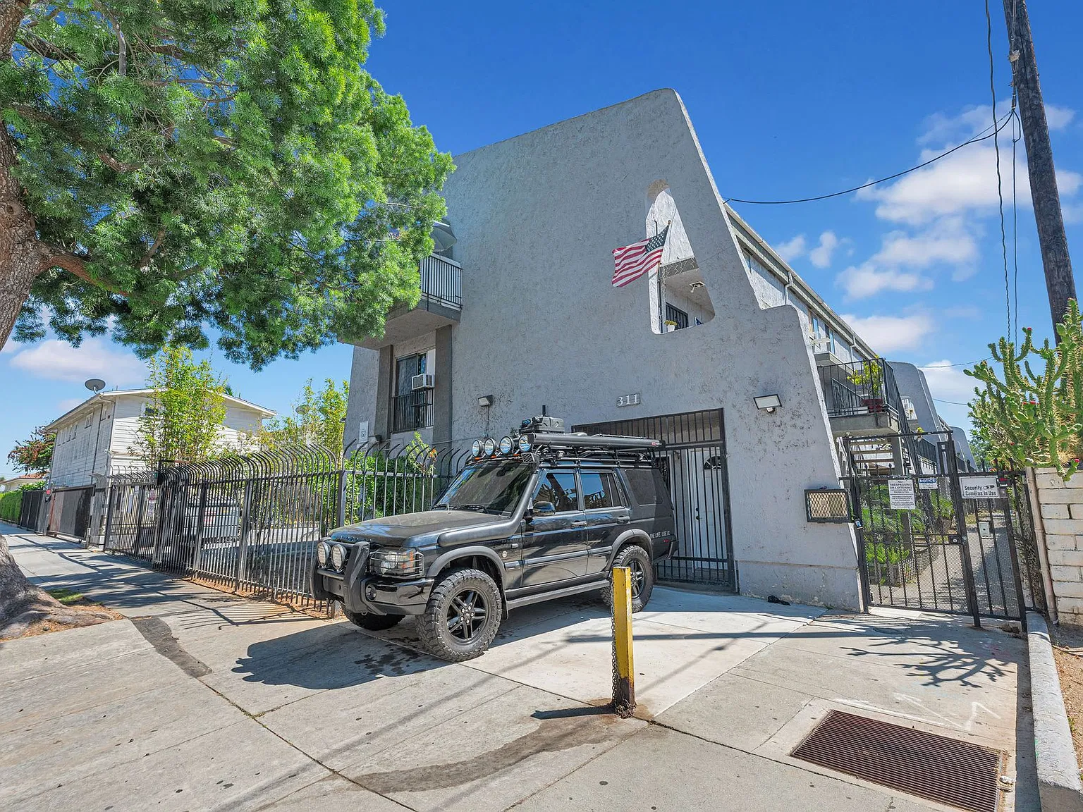 311 W Lohart Ave — Photo 3