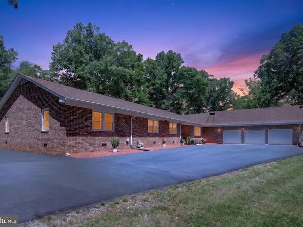 27197 Tidewater Trl, Port Royal, VA 22535