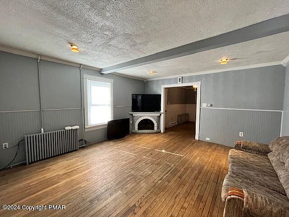 2nd image of 1607 Church St