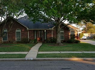 2011 Plantation Dr, Friendswood, TX 77546