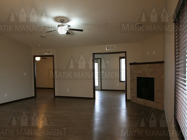 2581 Hawk Ridge Ct SE — Photo 6