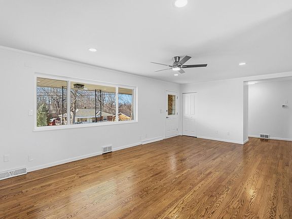 3rd image of 46 Azalea Ter