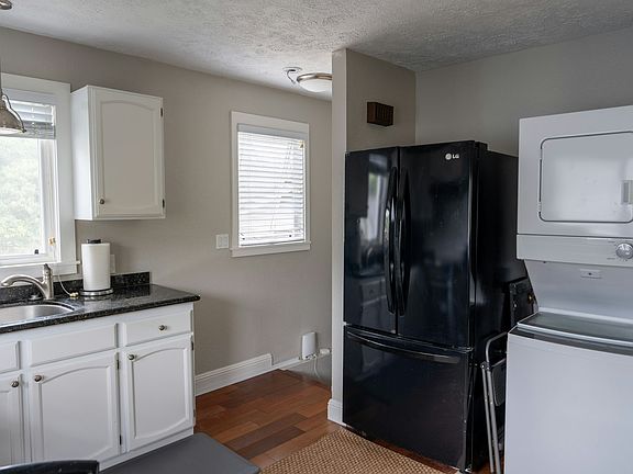 4th image of 1319 Maleko St #A