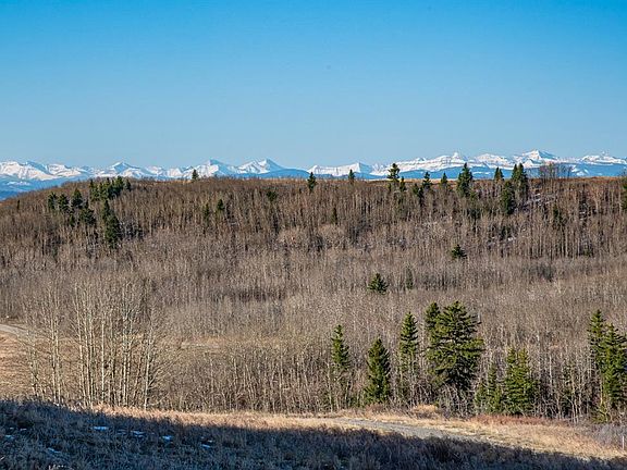 3rd image of 260100 Glenbow Rd