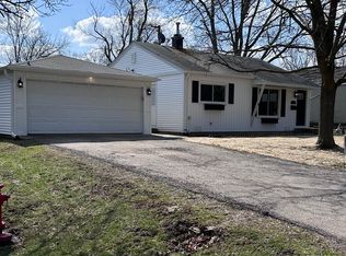 11 Golfview Rd, Lake Zurich, IL 60047