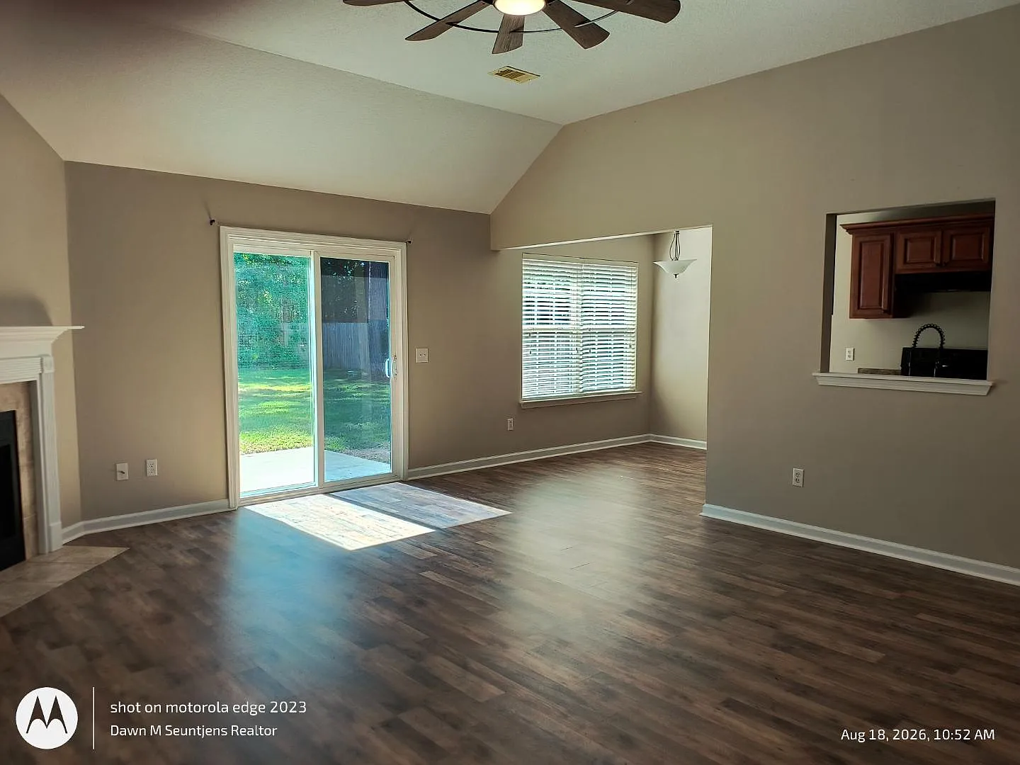 3 bed, 1287 sqft, $1,900 — Photo 3