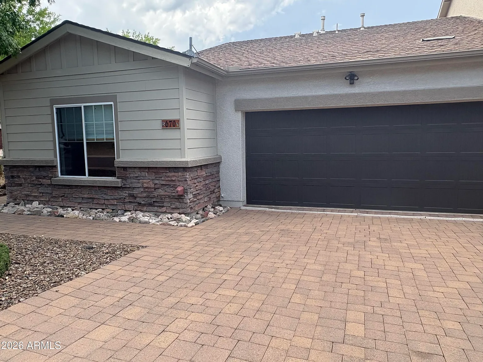 2 bed, 2.0 bath, 1375 sqft, $2,010 — Photo 2