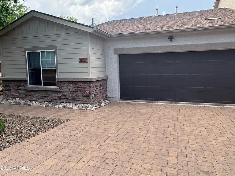 670 Brindle Dr — Photo 2