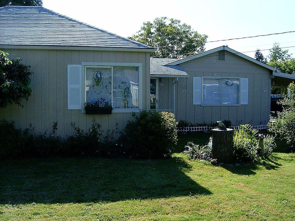 Front of house in 2005