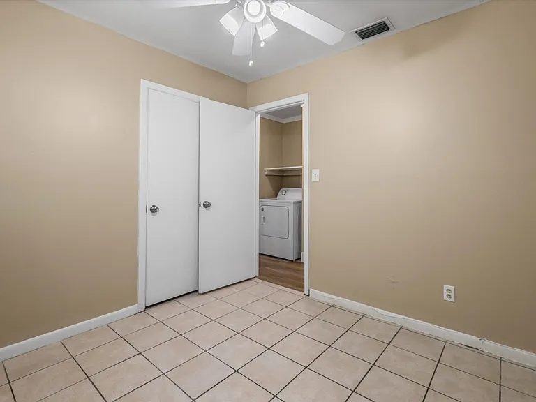 2352 Yorkshire Dr — Photo 41