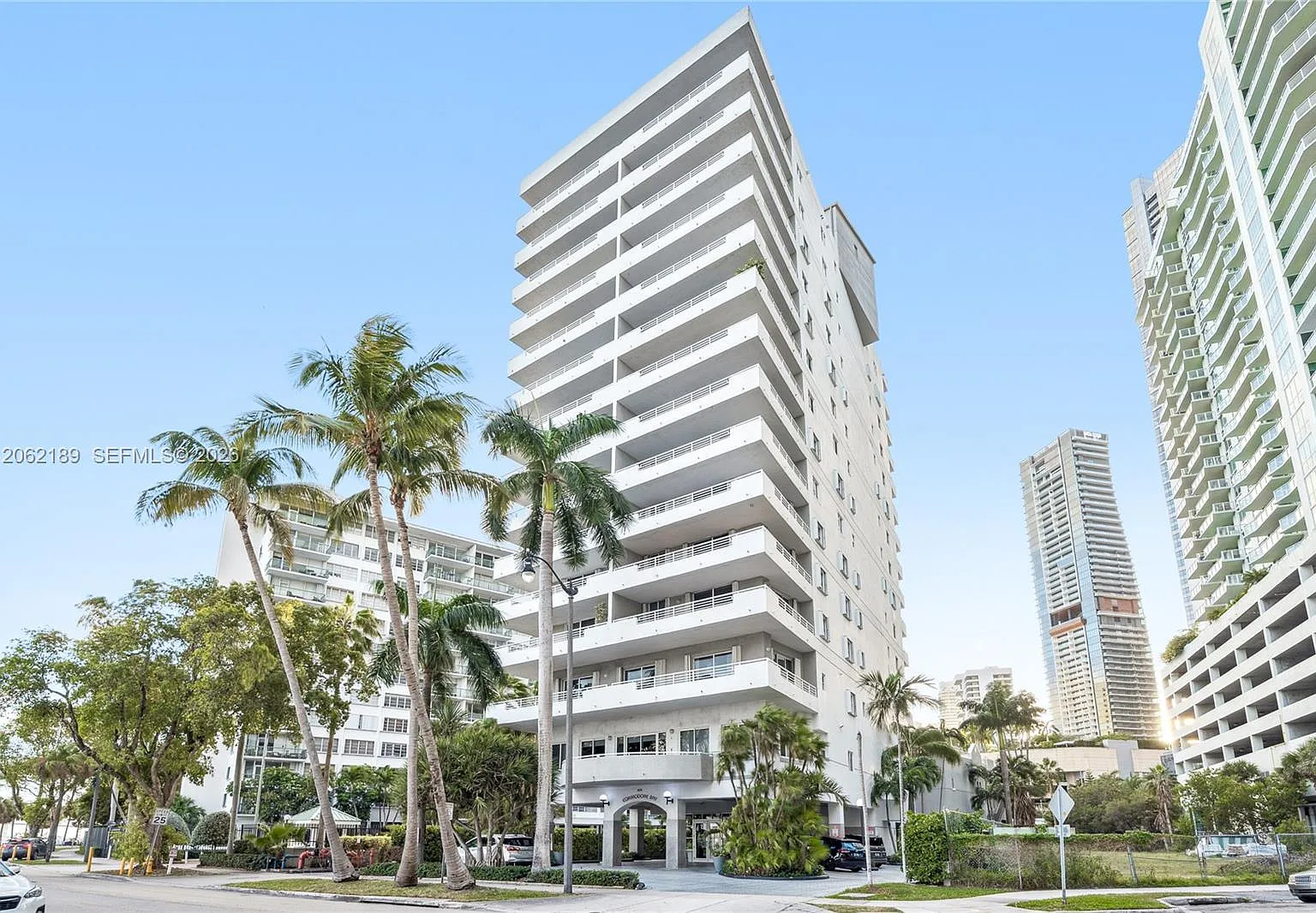 Commodore Bay Condo — Photo 1