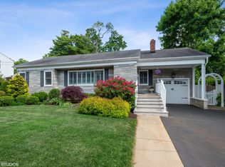 26 Silverton Ave, Little Silver, NJ 07739