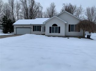 3655 Lakeview Rd, Hamburg, NY 14075