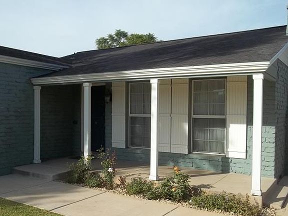 3rd image of 1630 W Wilshire Dr