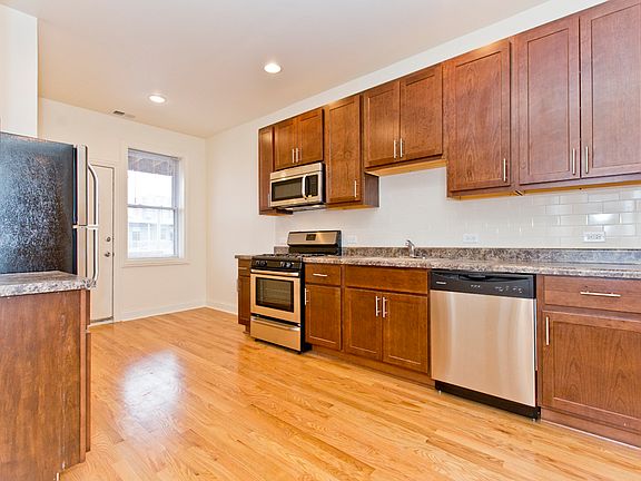 2nd image of 901 W Agatite Ave #9073