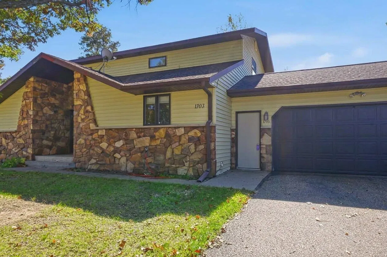 2 bed, 1.5 bath, $1,350 — Photo 1
