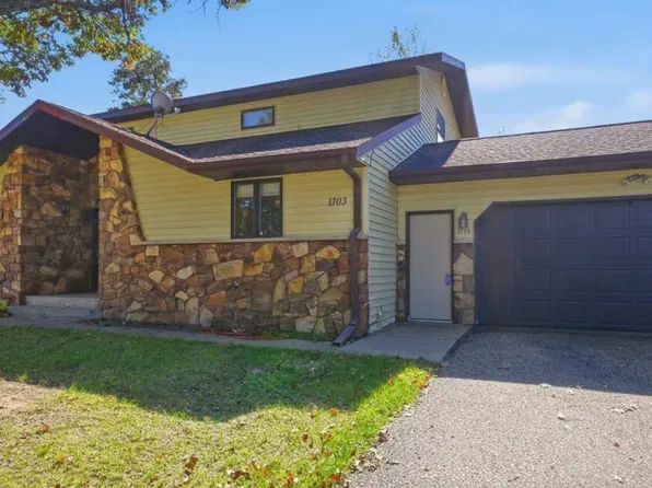 1703 Tamarack St, Plover, WI 54467