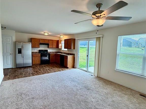 2nd image of 612 Summer Breeze Ln