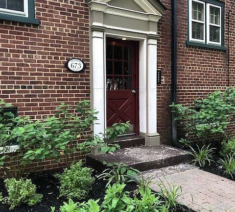 2nd image of 673 Franklin Pl APT B-c