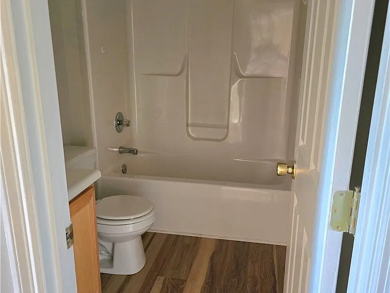 108 Laura Ln — Photo 11