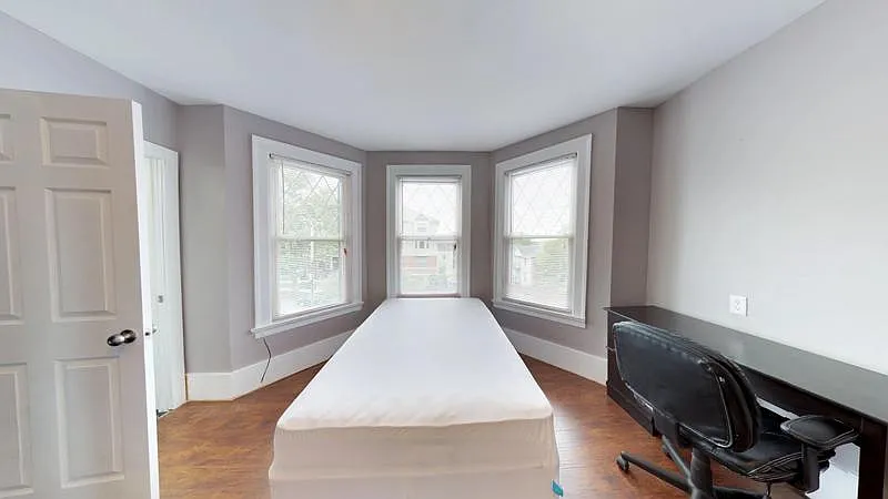 Studio, $1,225 — Photo 3